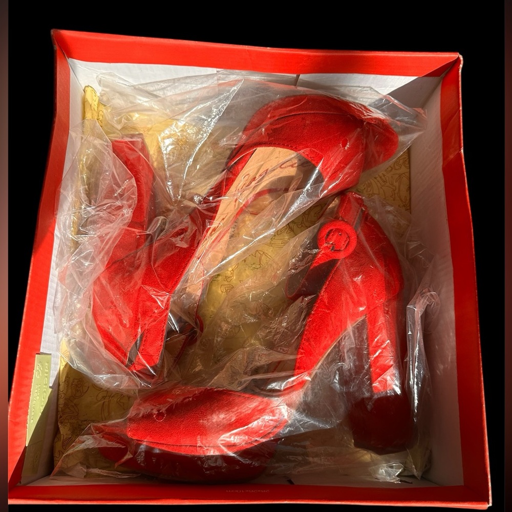 American Rag Areeta Red Heels - Picture 6 of 8